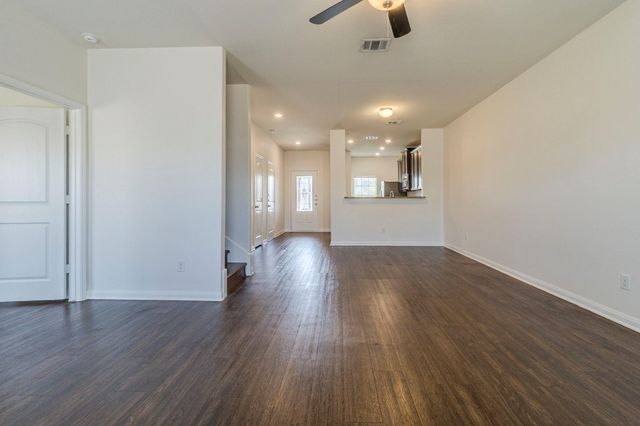 1590 Twin Estates DR, Kyle, TX 78640