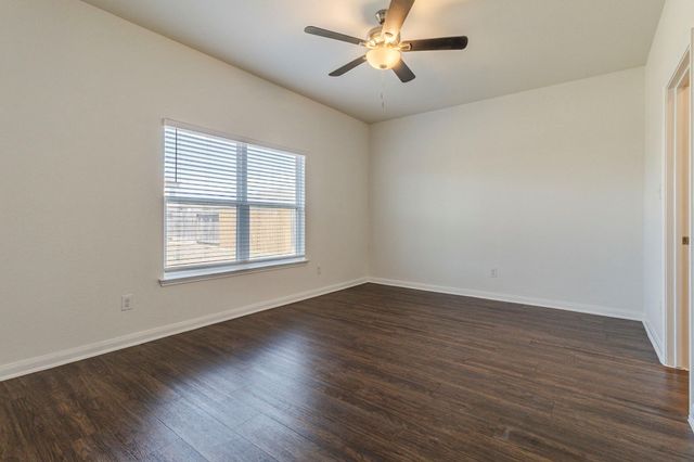 1590 Twin Estates DR, Kyle, TX 78640
