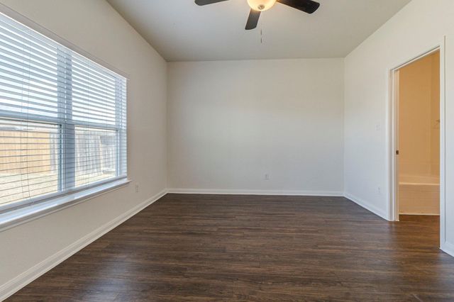 1590 Twin Estates DR, Kyle, TX 78640