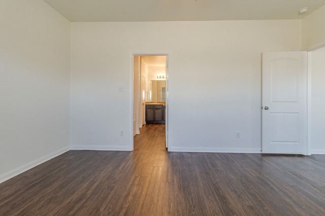 1590 Twin Estates DR, Kyle, TX 78640