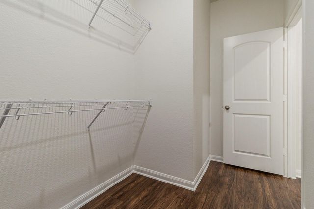 1590 Twin Estates DR, Kyle, TX 78640