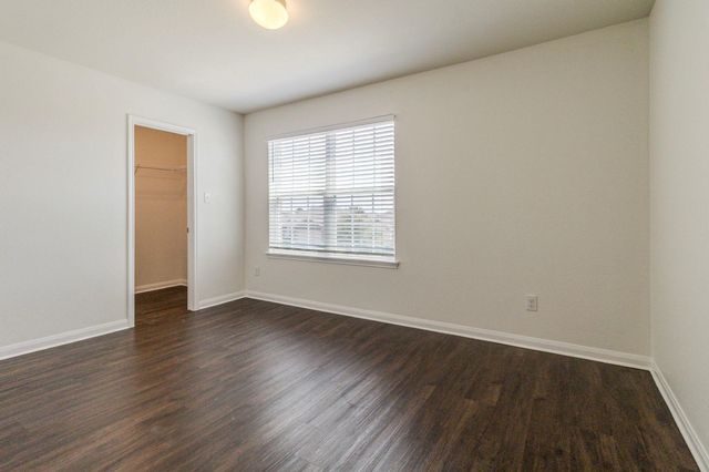 1590 Twin Estates DR, Kyle, TX 78640