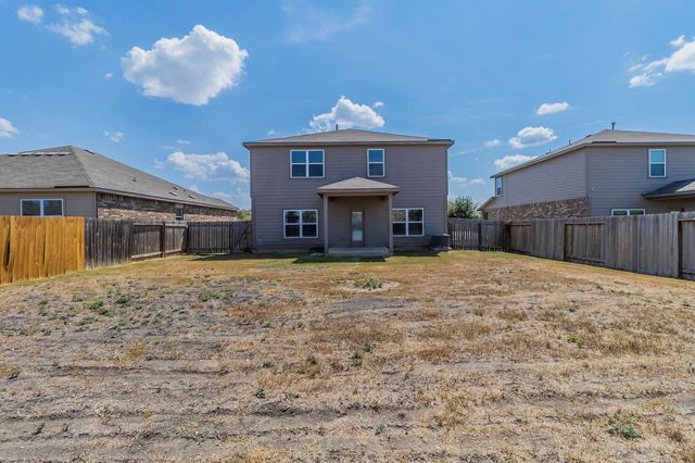 1590 Twin Estates DR, Kyle, TX 78640
