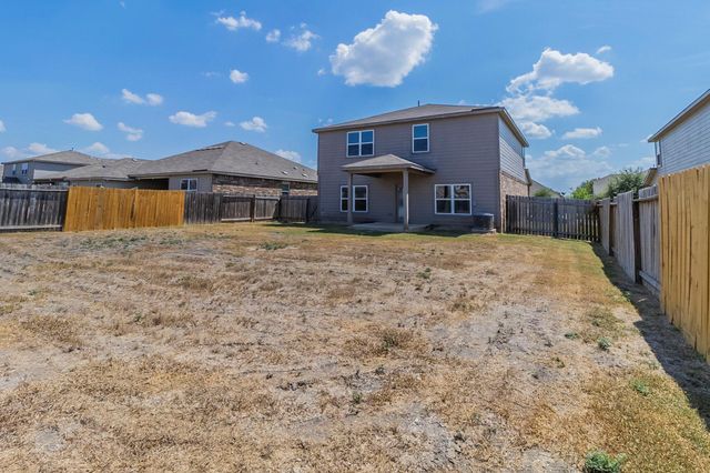 1590 Twin Estates DR, Kyle, TX 78640
