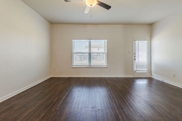 1590 Twin Estates DR, Kyle, TX 78640