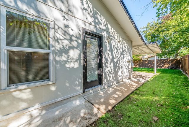 10429 Firethorn LN, Austin, TX 78750