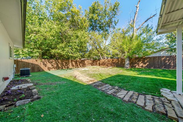 10429 Firethorn LN, Austin, TX 78750