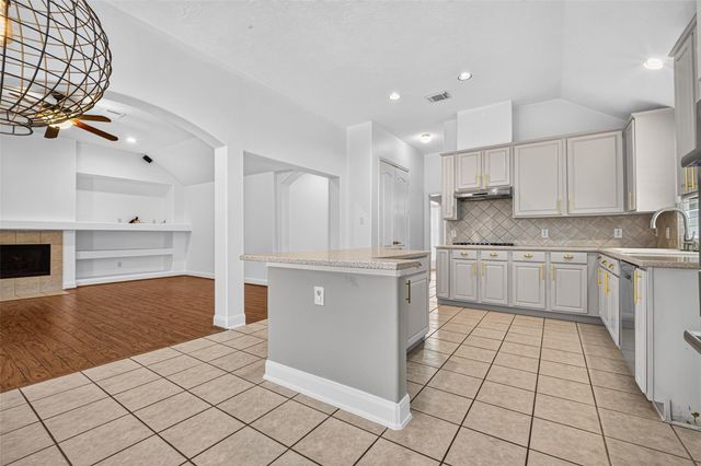 2908 Misty Wind Court, League City, TX 77573
