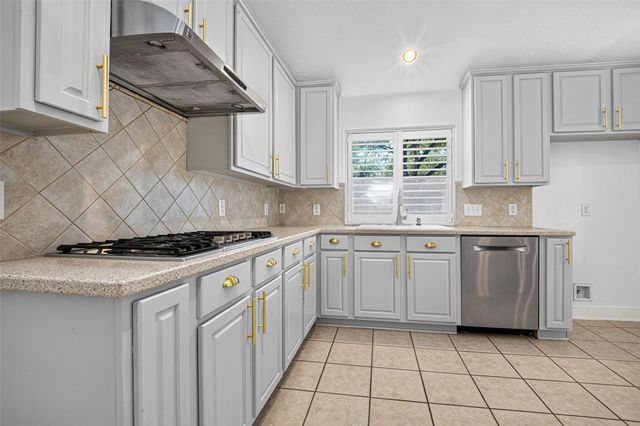 2908 Misty Wind Court, League City, TX 77573
