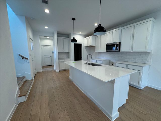 2715 Tierwester Street, Houston, TX 77004