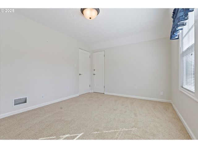 7406 N WALL Ave, Portland, OR 97203