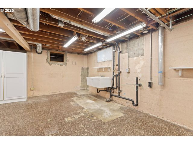 7406 N WALL Ave, Portland, OR 97203