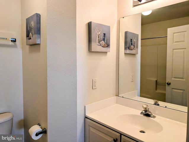 38337 AMAGANST, Ocean View, DE 19970