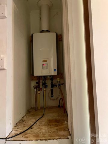 635 Powell Road NE, Lenoir, NC 28645