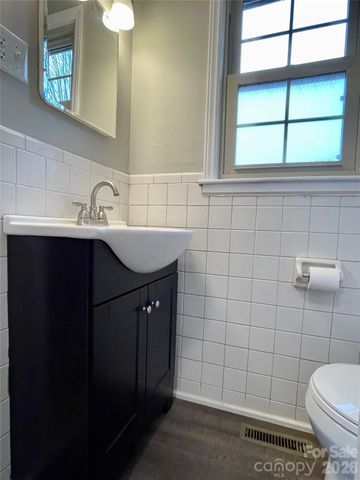 635 Powell Road NE, Lenoir, NC 28645