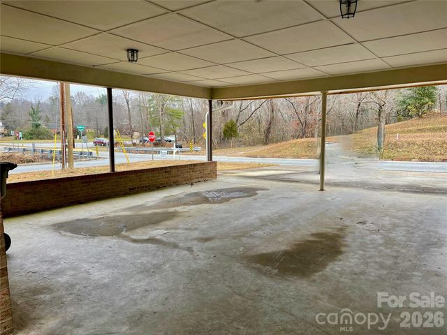 635 Powell Road NE, Lenoir, NC 28645