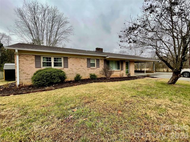 635 Powell Road NE, Lenoir, NC 28645