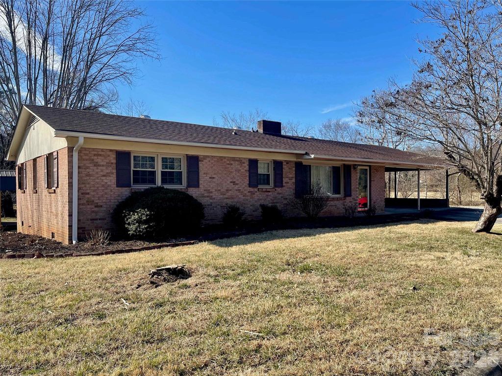 635 Powell Road NE, Lenoir, NC 28645