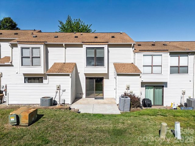 11017 Carmel Crossing Road, Charlotte, NC 28226