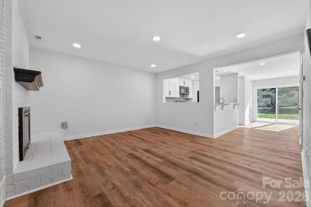 11017 Carmel Crossing Road, Charlotte, NC 28226