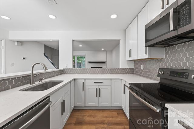 11017 Carmel Crossing Road, Charlotte, NC 28226