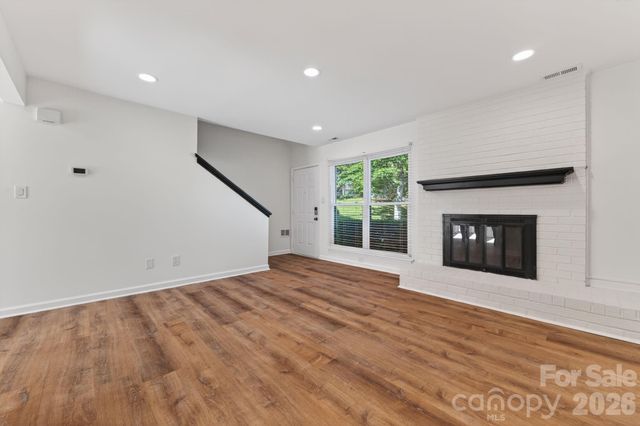 11017 Carmel Crossing Road, Charlotte, NC 28226