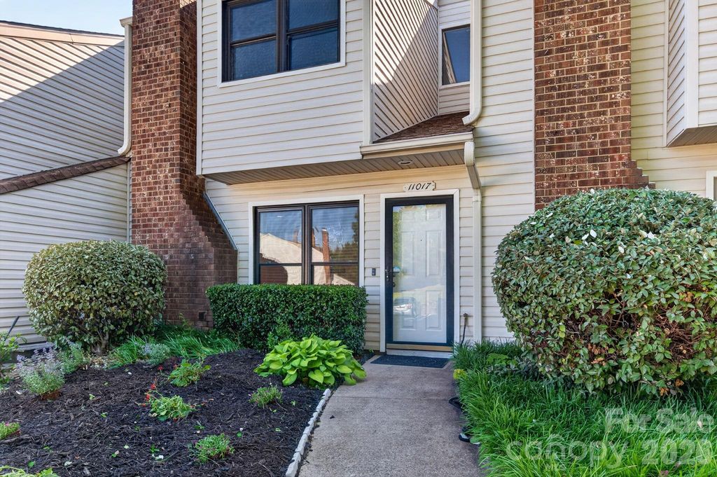 11017 Carmel Crossing Road, Charlotte, NC 28226