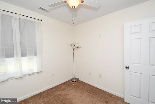 19 WALNUT LN, Levittown, PA 19054