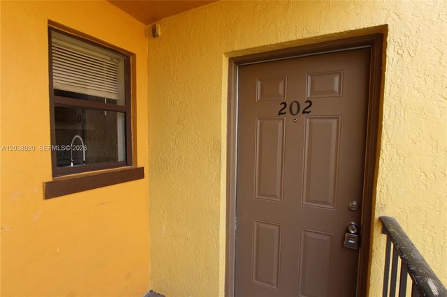 650 NW 114th Avenue 202, Sweetwater, FL 33172