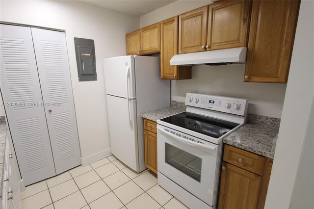 650 NW 114th Avenue 202, Sweetwater, FL 33172