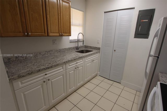 650 NW 114th Avenue 202, Sweetwater, FL 33172