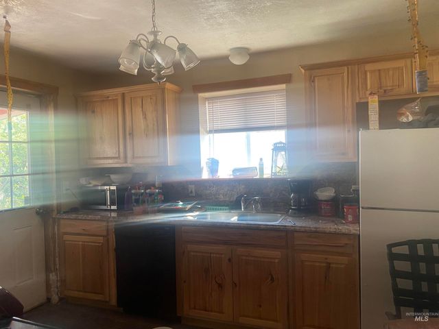 1431 Elizabeth Blvd, Twin Falls, ID 83301