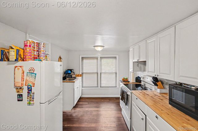 3499 E Atherton Road, Burton, MI 48529