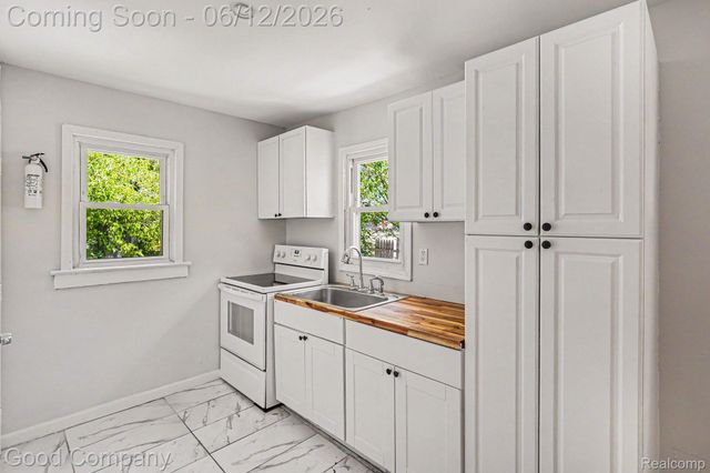 3499 E Atherton Road, Burton, MI 48529