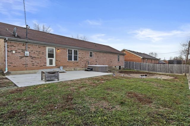 405 Woodspointe Way, Wilmore, KY 40390