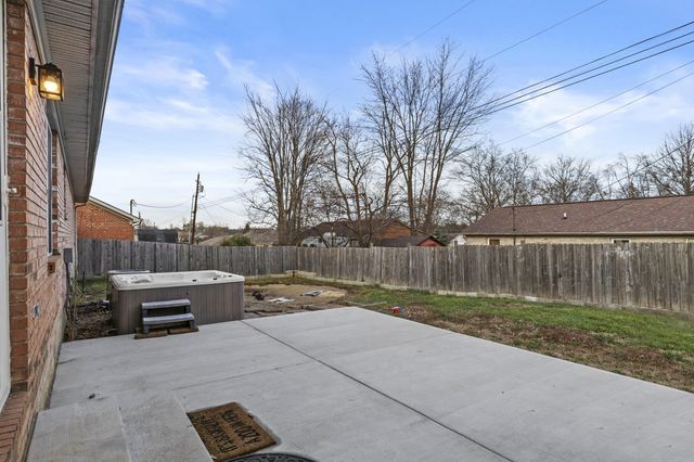 405 Woodspointe Way, Wilmore, KY 40390