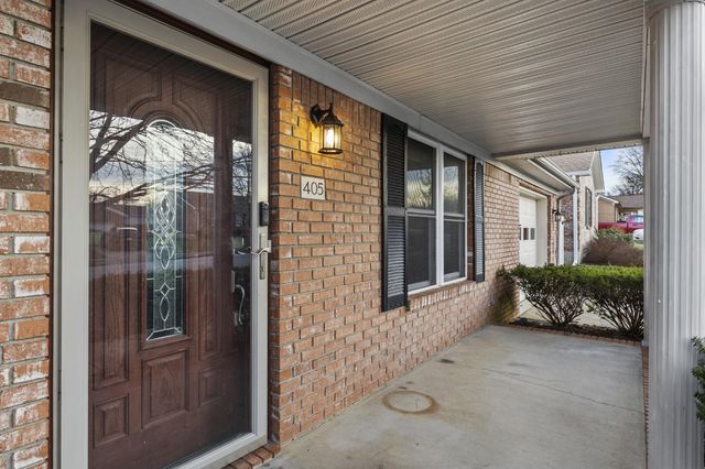 405 Woodspointe Way, Wilmore, KY 40390