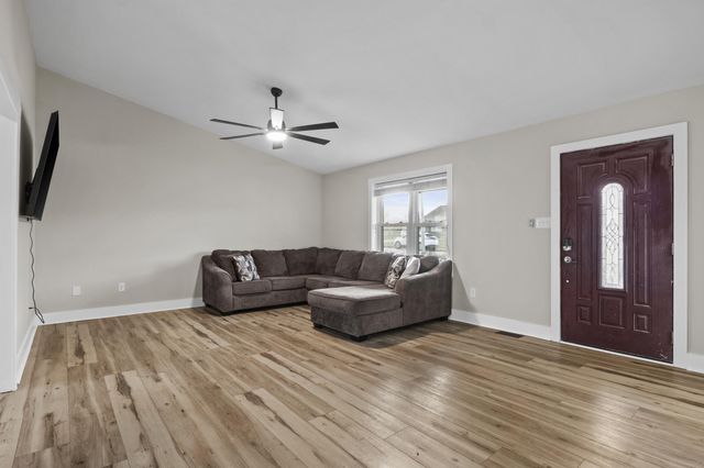 405 Woodspointe Way, Wilmore, KY 40390