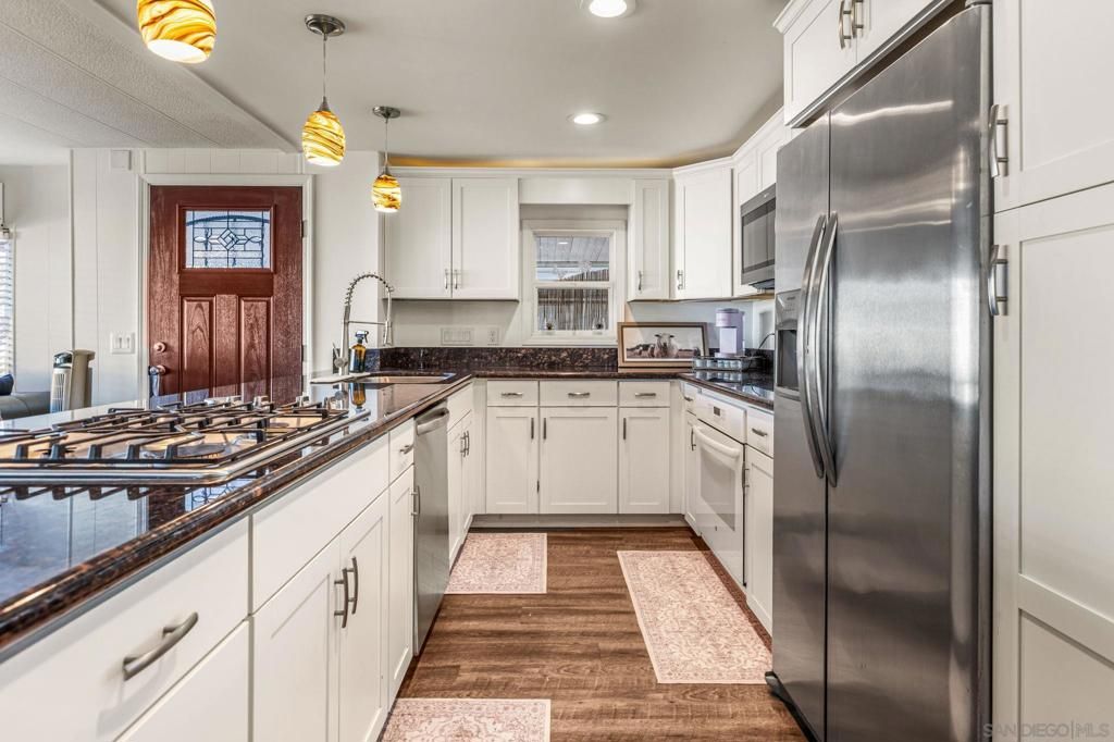 1010 E Bobier Dr Spc 192, Vista, CA 92084 — exterior