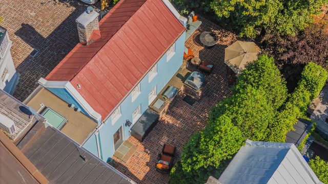 39 Society Street, Charleston, SC 29401