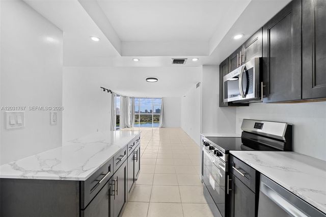 20505 E Country Club Drive 1938, Aventura, FL 33180