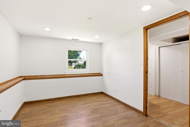 14 LANCASTER DR, Burlington, NJ 08016