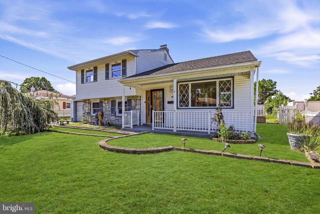 14 LANCASTER DR, Burlington, NJ 08016