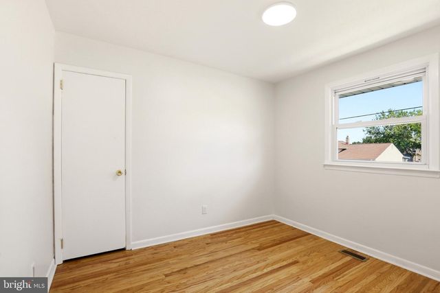 14 LANCASTER DR, Burlington, NJ 08016