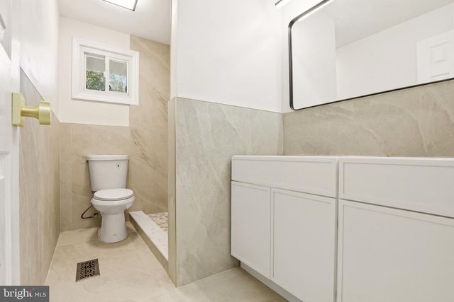 14 LANCASTER DR, Burlington, NJ 08016