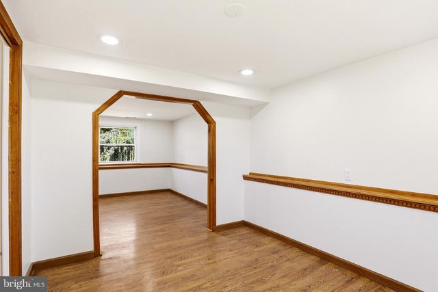 14 LANCASTER DR, Burlington, NJ 08016