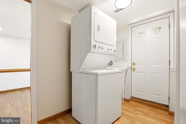 14 LANCASTER DR, Burlington, NJ 08016