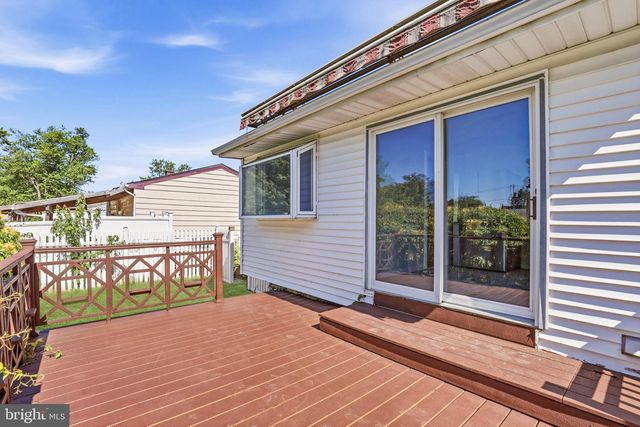 14 LANCASTER DR, Burlington, NJ 08016