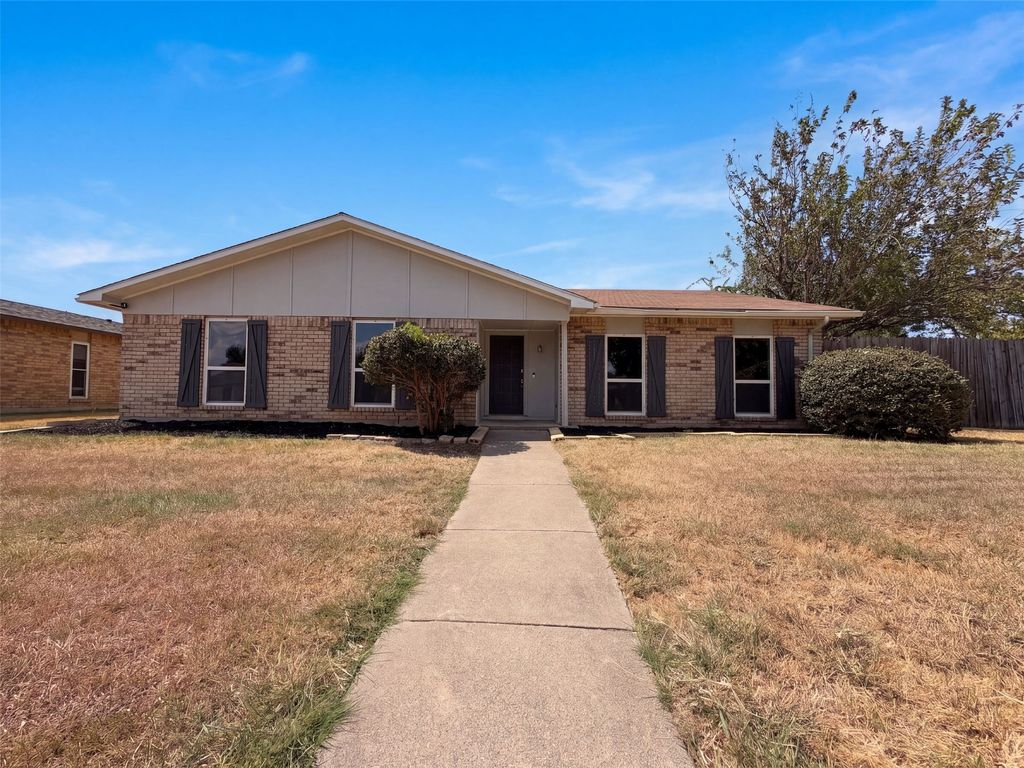 2002 Wilderness Trail, Grand Prairie, TX 75052 — exterior
