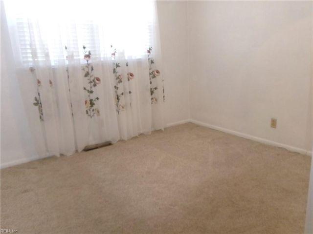 1016 Shore RD, Chesapeake, VA 23323